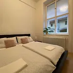Old Town Center Apartment