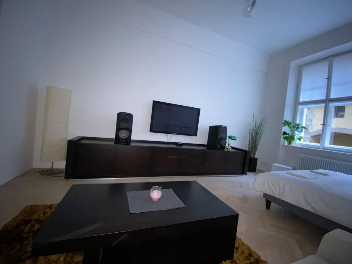 Old Town Center Apartment